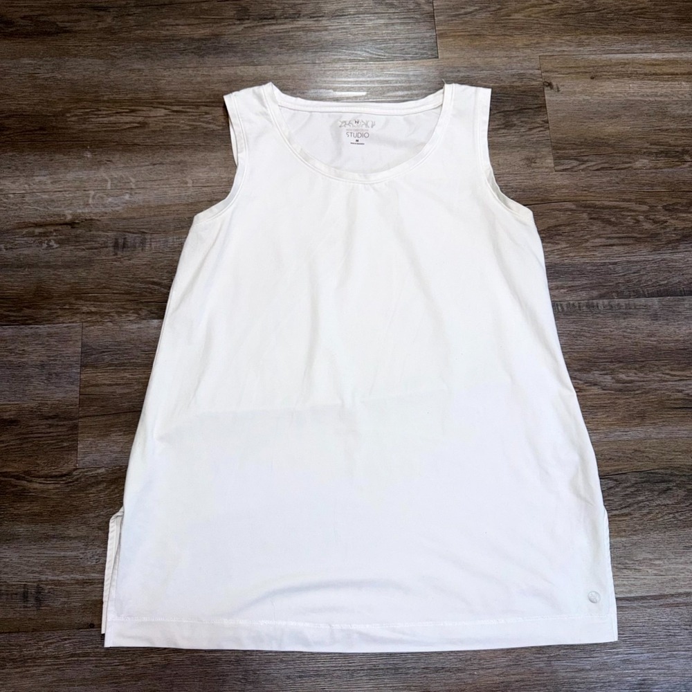 New Directions Studio Tank Top Womens Medium White Stretch Sleeveless Round Neck